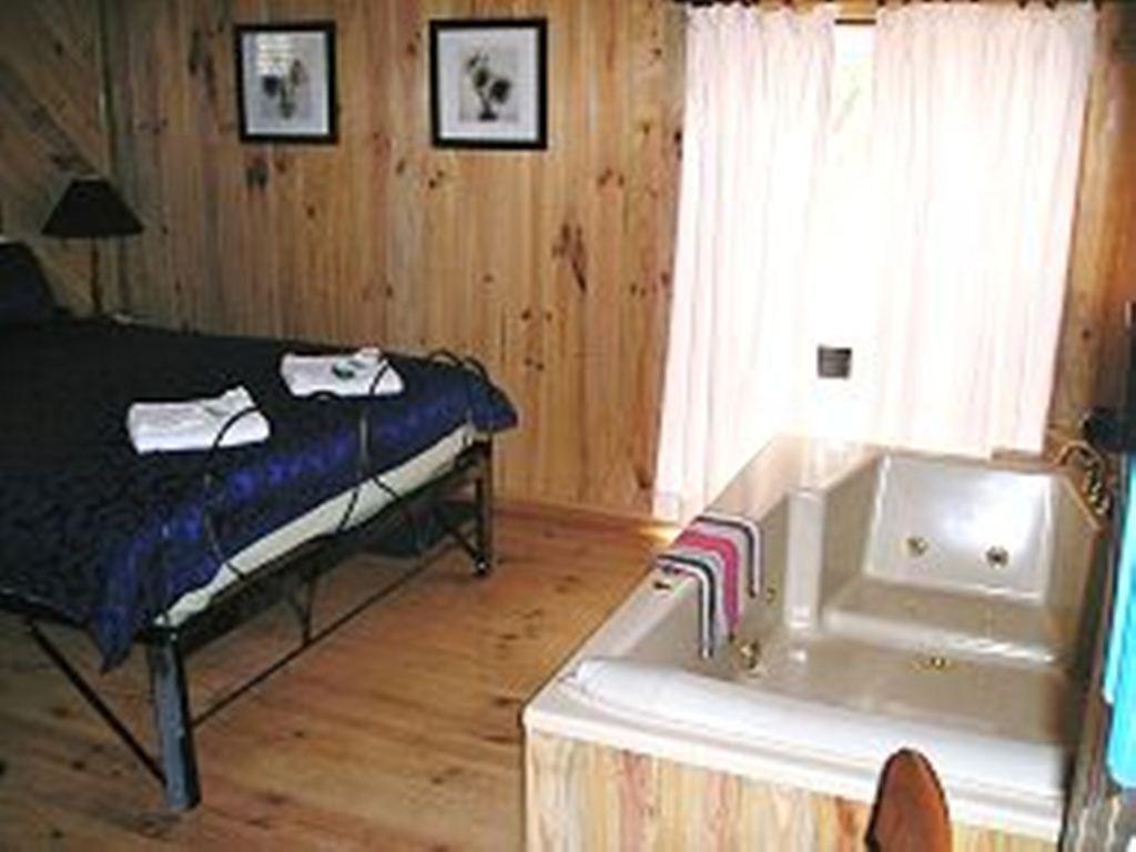 Moonbeam Cottages & Rainbow Cafe Moonambel 객실 사진